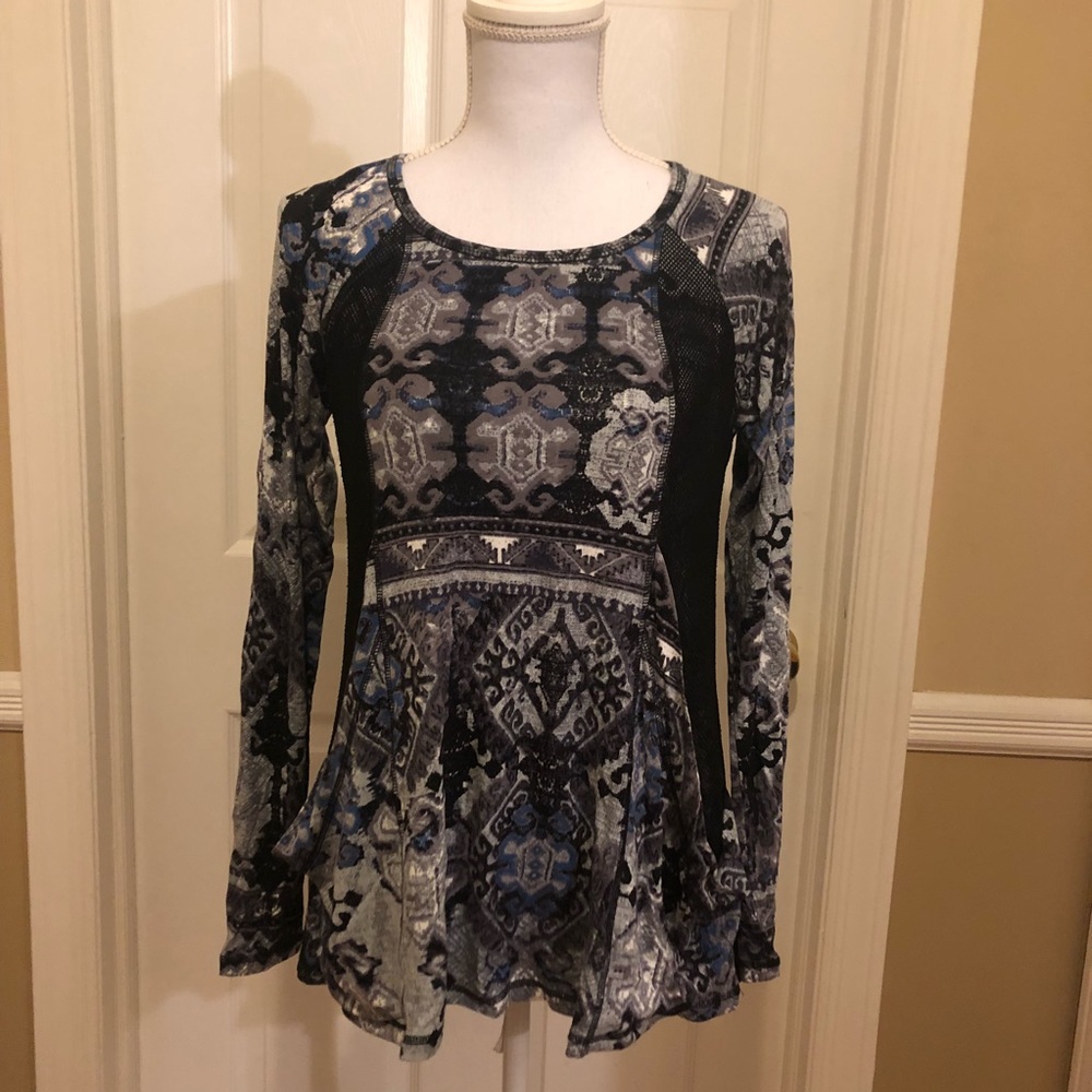 Lynn Ritchie long sleeved multi colored tunic top